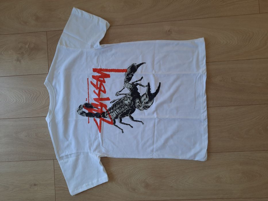 Biały t shirt Stüssy