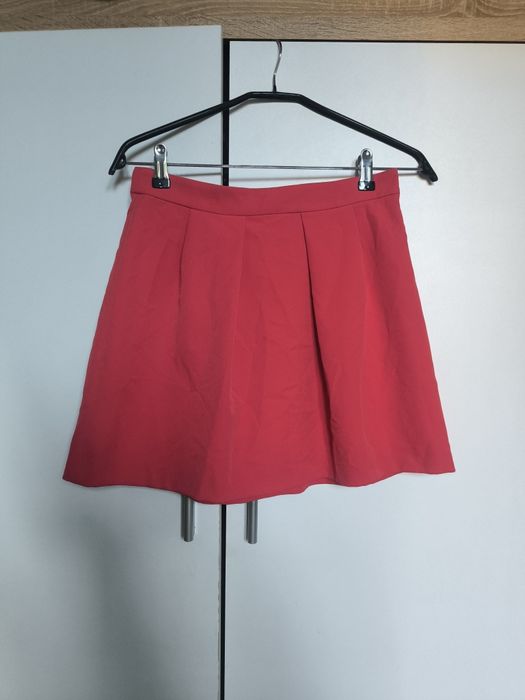 Czerwona spódnica bershka m