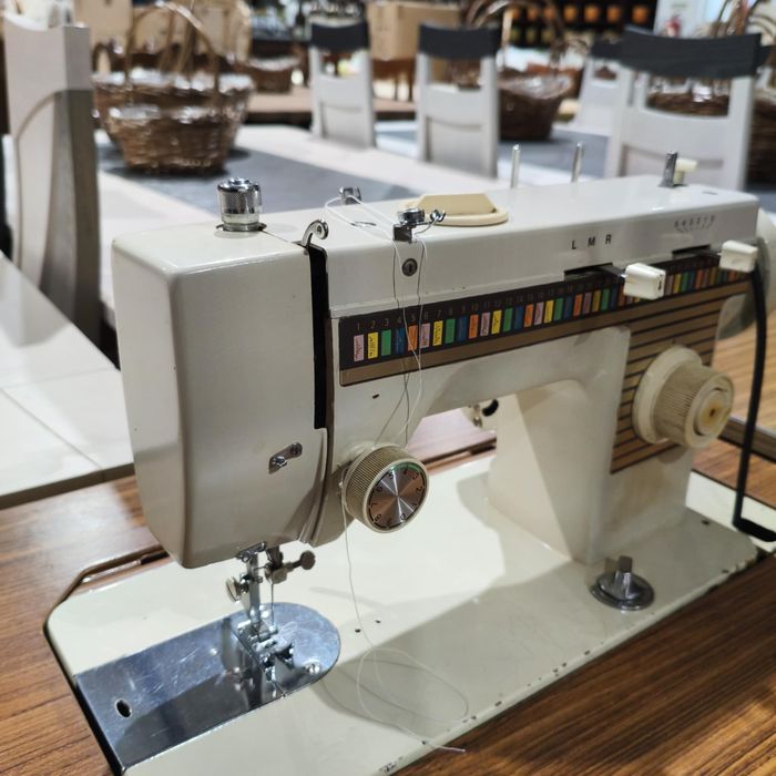 Máq. Costura LMR