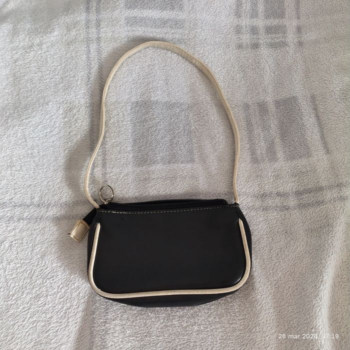 Mała torebka czarno biała