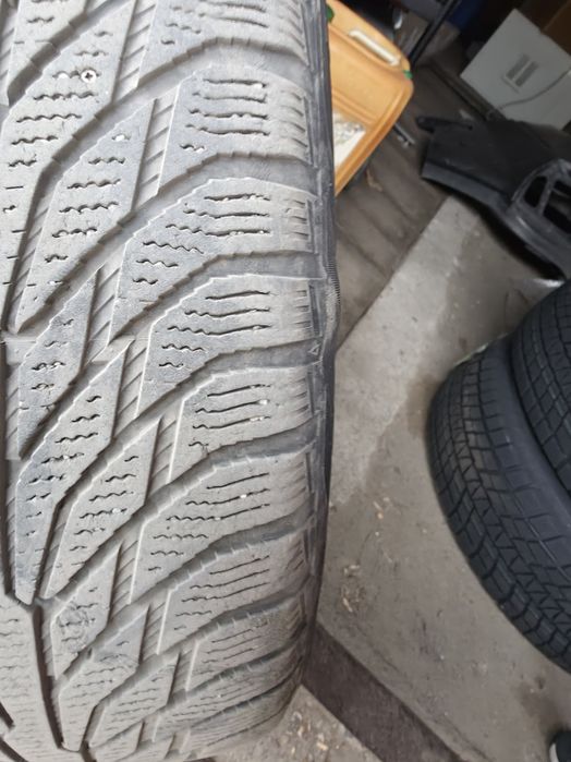 Зимові шини Petlas Glacier W661 215/55 r17