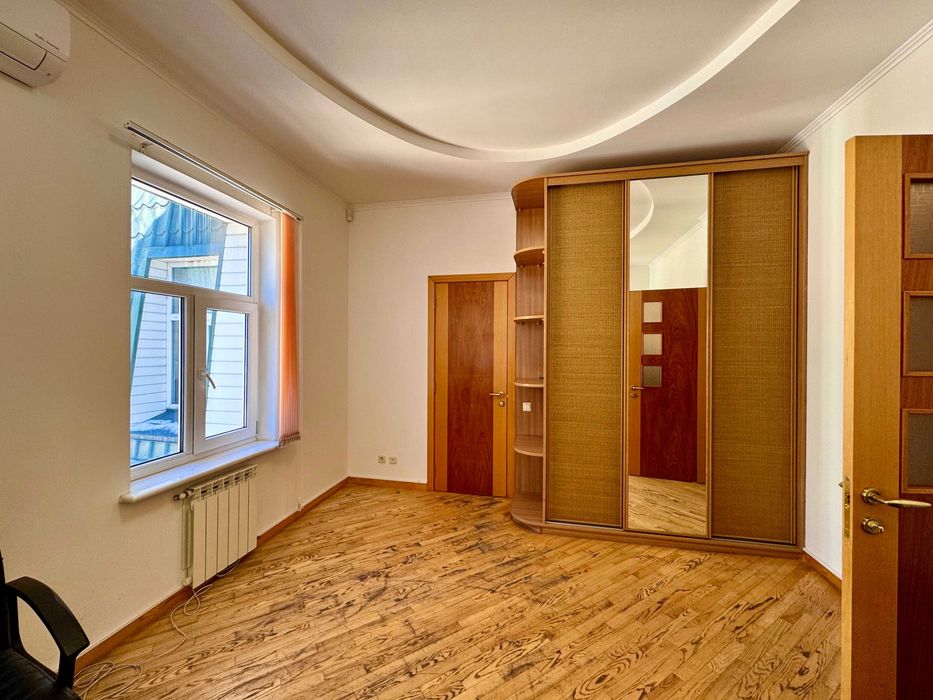 Без% Продам 7-к дворівневу видову квартиру, Трьохсвятительська 13!
