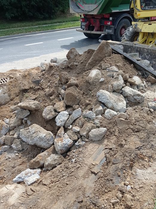 Budowa dróg, utwardzanie placów, sprzątanie działek
