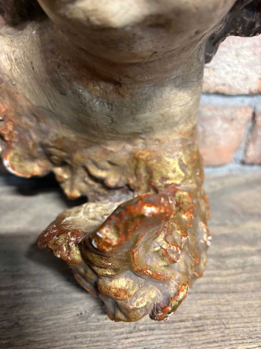 Przedwojenna głowa anioła