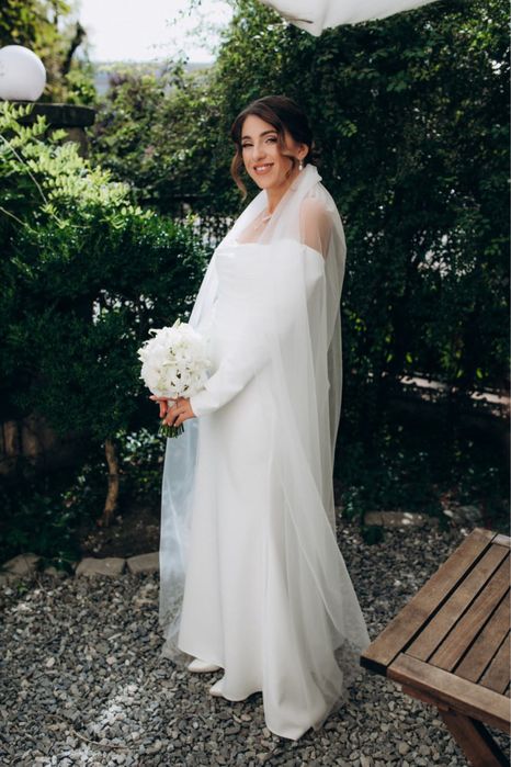 Ніжна весільна сукня