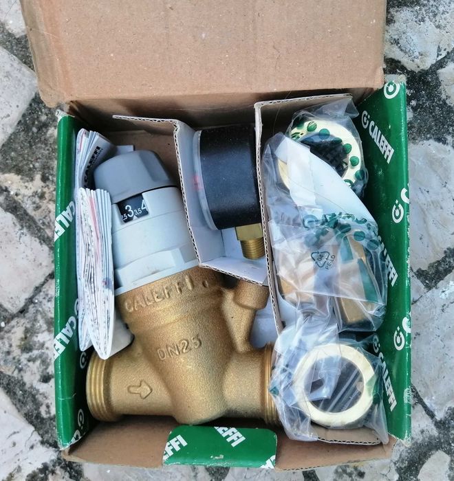 Válvula Redutora de Pressão Caleffi com Manómetro 1"