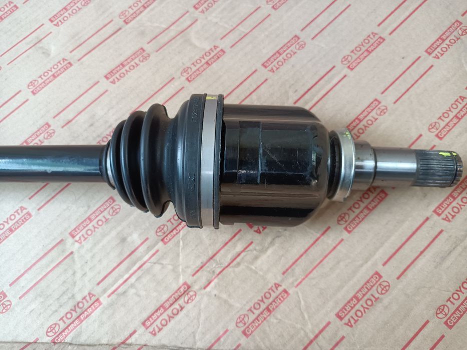 Полуось Тoyota Auris Corolla