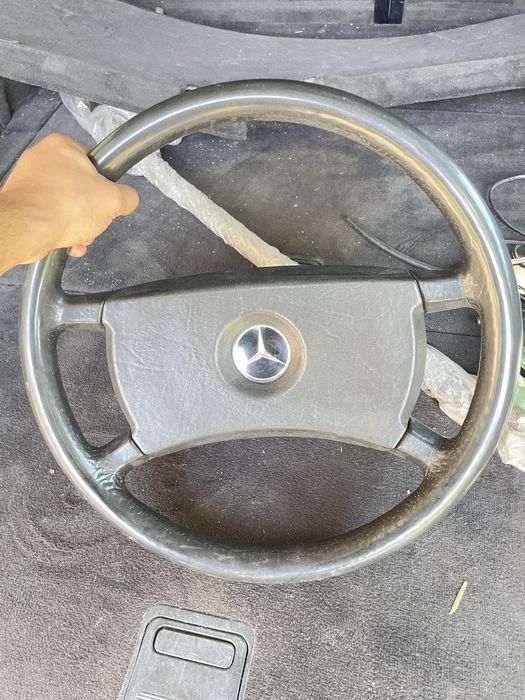 Кермо Mercedes 124