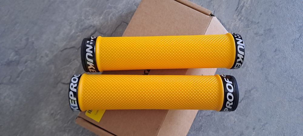 Новые Грипсы Nukeproof Neutron