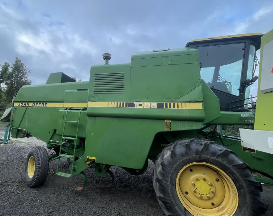 Комбайн John Deere 1055