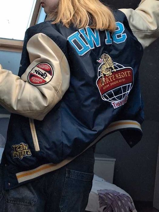 Baseball jacket z naszywkami Pull & Bear 36