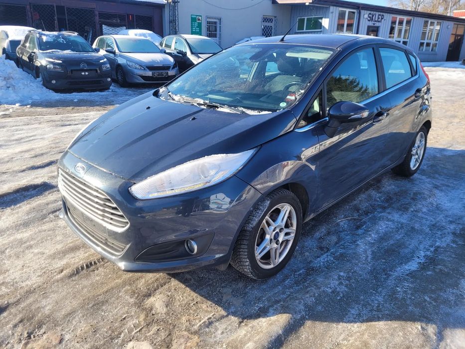 Ford Fiesta Titanium LED Zadbane Auto Delikatnie Uszkodzone