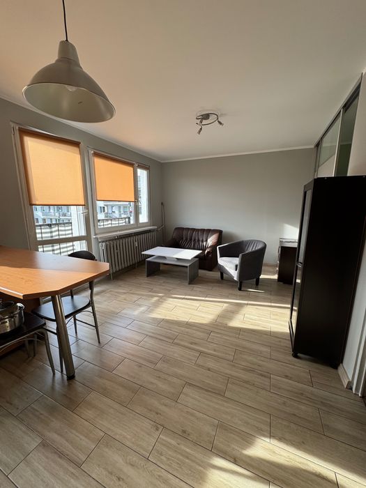Kawalerka 31 m² | Czynsz w cenie | Duży balkon 6 m | 9 piętro | Piwnica | Zamykany korytarz