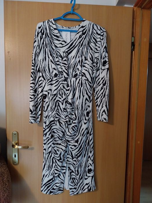 Sukienka midi nowa