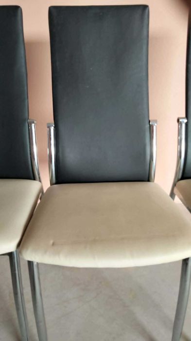 Mesa de vidro + 4 cadeiras