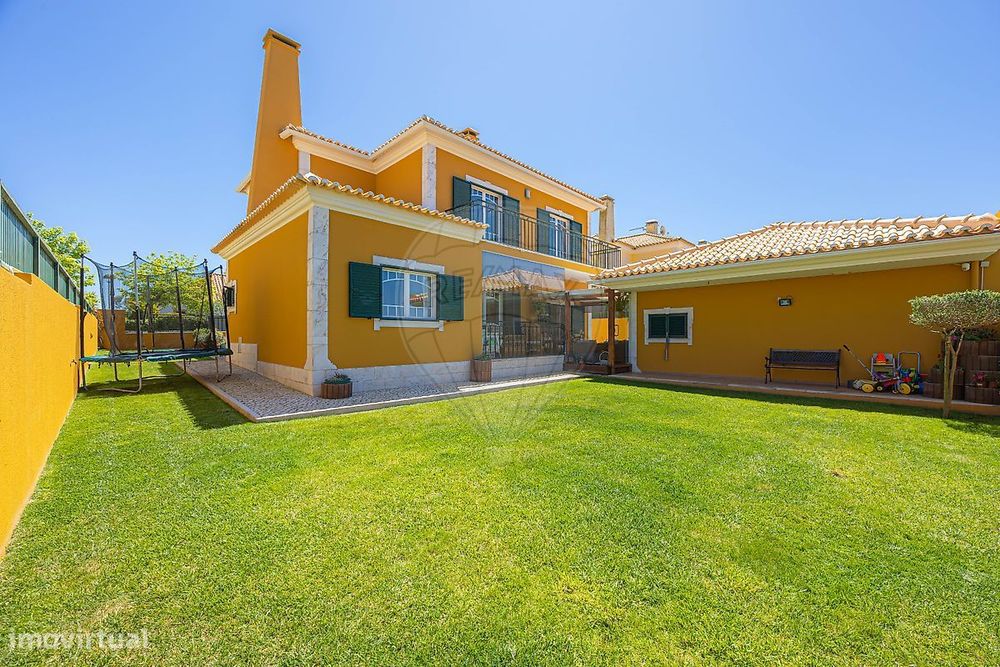 Moradia T4 para venda