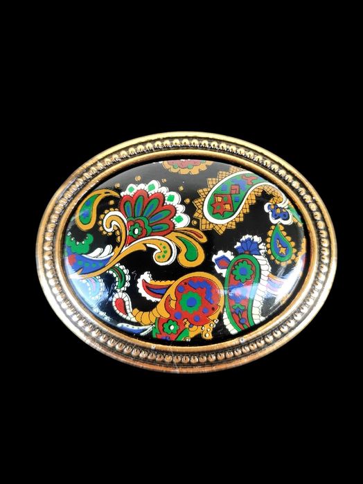 Vintage! Bardzo piękna broszka w złotej oprawie.