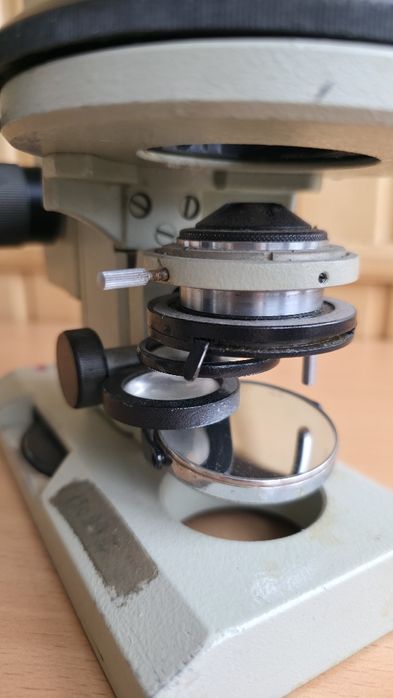 Продаю мікроскоп монокулярний