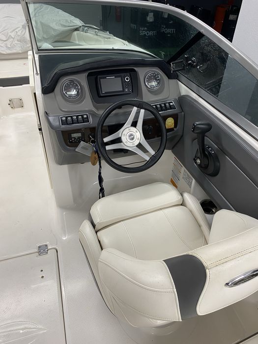 Chaparral Suncoast 210