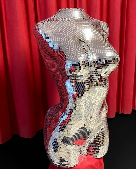 Busto em Espelhos