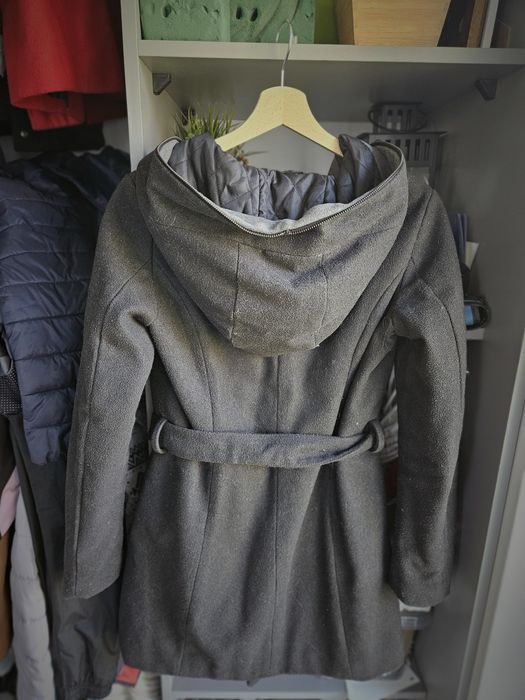 Płaszcz z kapturem Carry