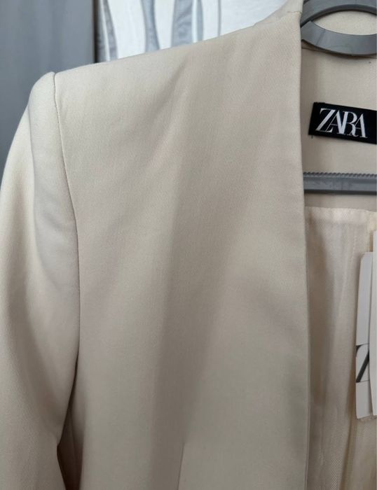 Піджак бежевий Zara