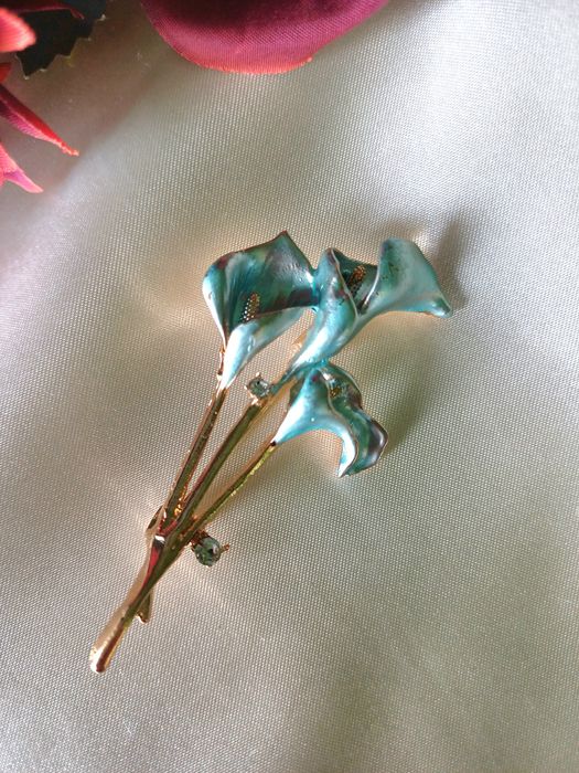 Broszka - Błękitne lilie.