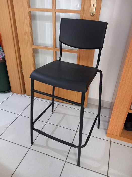 4 Bancos altos pretos ikea