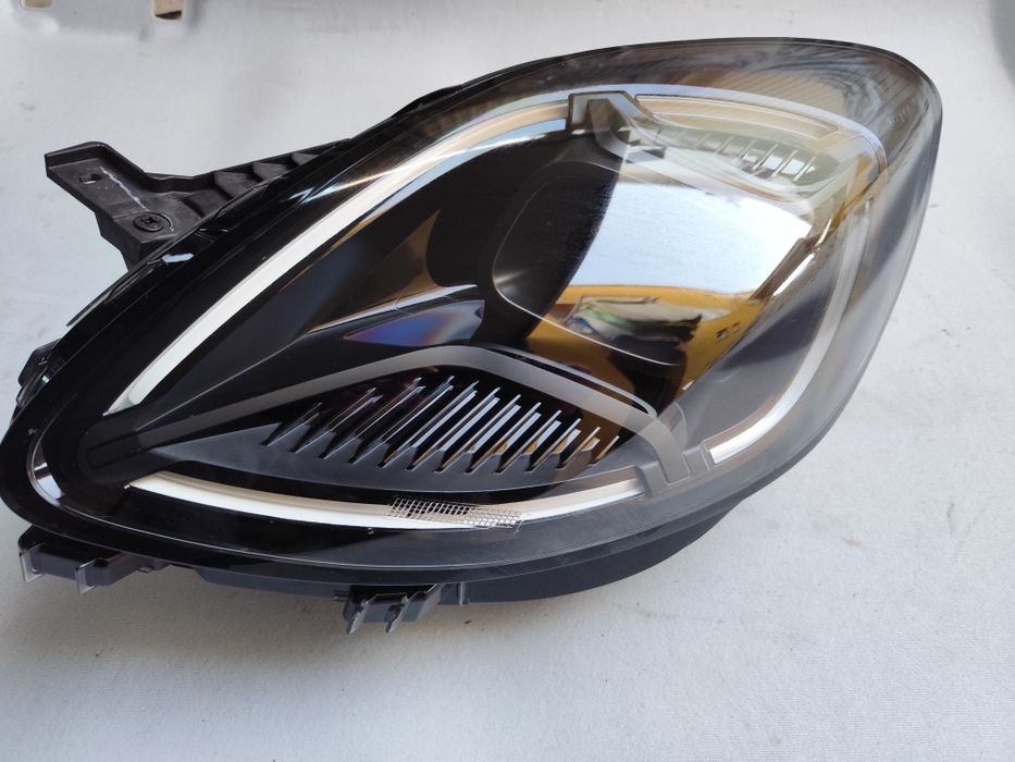 Farol esquerdo Ford Puma