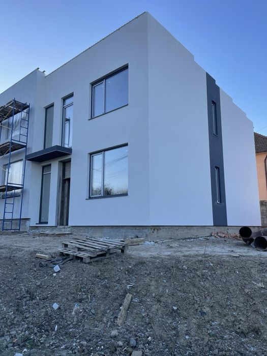 .Продаж. Чорновий Таунхаус. Червениця. 4 окремі кімнати