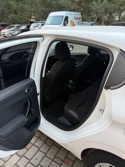 Продам Peugeot 208
