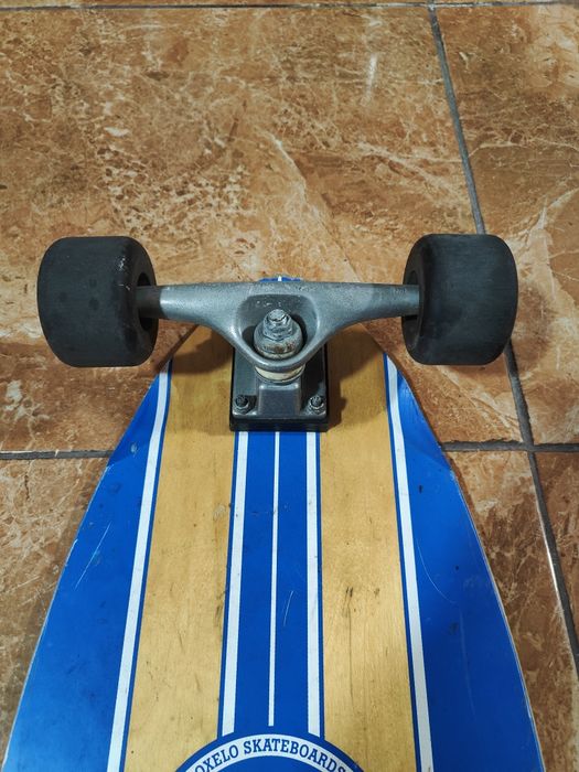 Skate longboard e outro de oferta