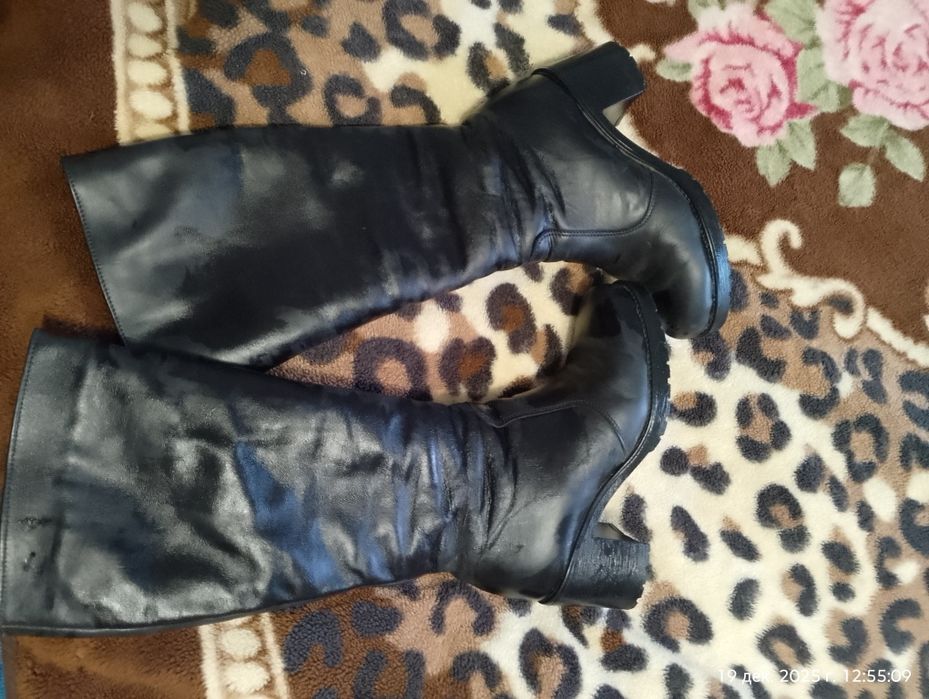 Продам взуття кожані і замшеві