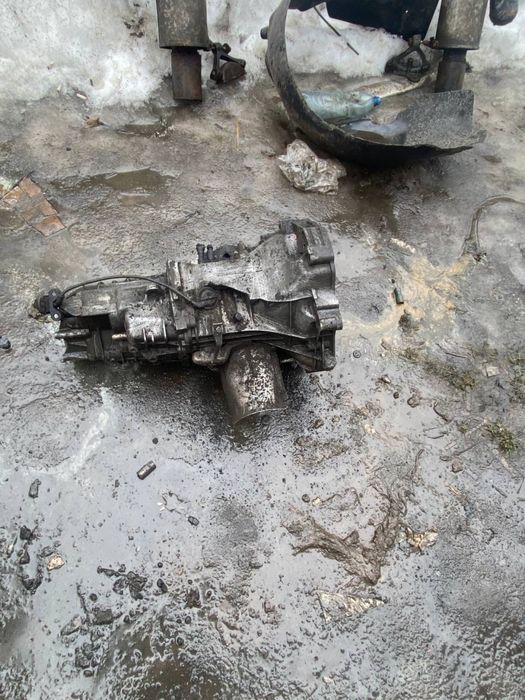 Продам коробку 1.8т