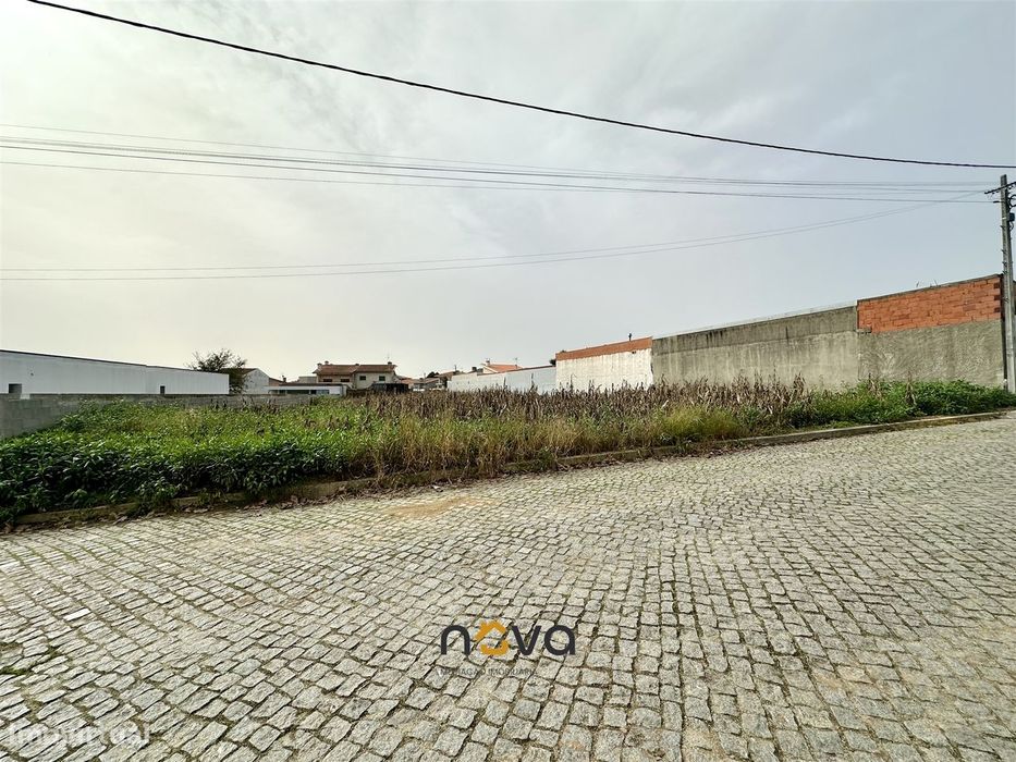 Terreno urbano com 2143 m2 para construção de moradia | NOVA Imobiliár