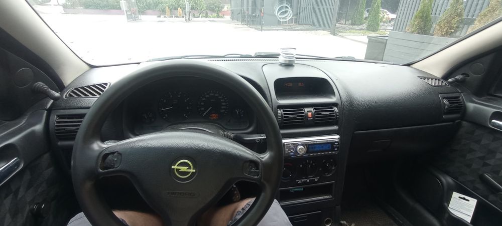 Автомобіль  Opel Astra g 2000 року