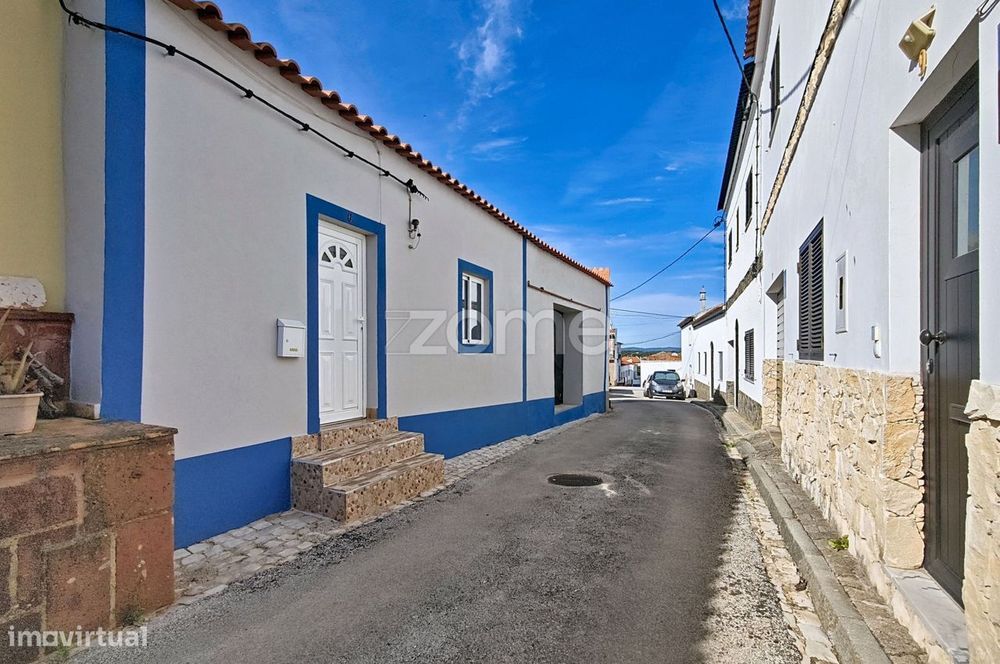 Moradia T2+1 renovada em Amorosa, São Bartolomeu de Messines