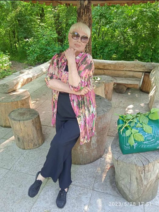 Доглядальниця, мед. працівник з великим досвідом