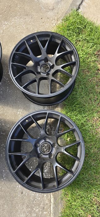 Jantes 18 originais Apex ARC-8
5x120
Frente: 18x10J ET25
Traseira: 18x11J ET44
5x120
Frente: 18x10J ET25
Traseira: 18x11J ET44
