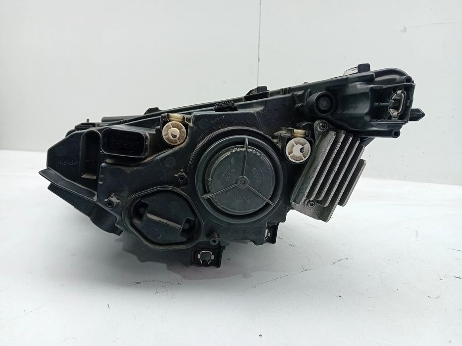 Ótica / farol direita BMW i3 (I01)