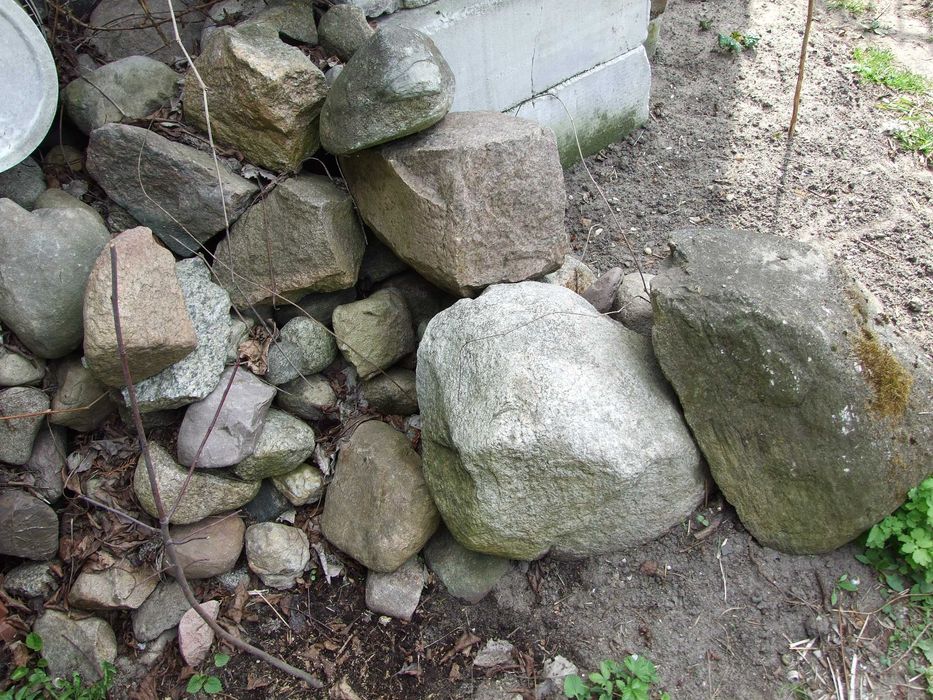 oddam kamienie polne