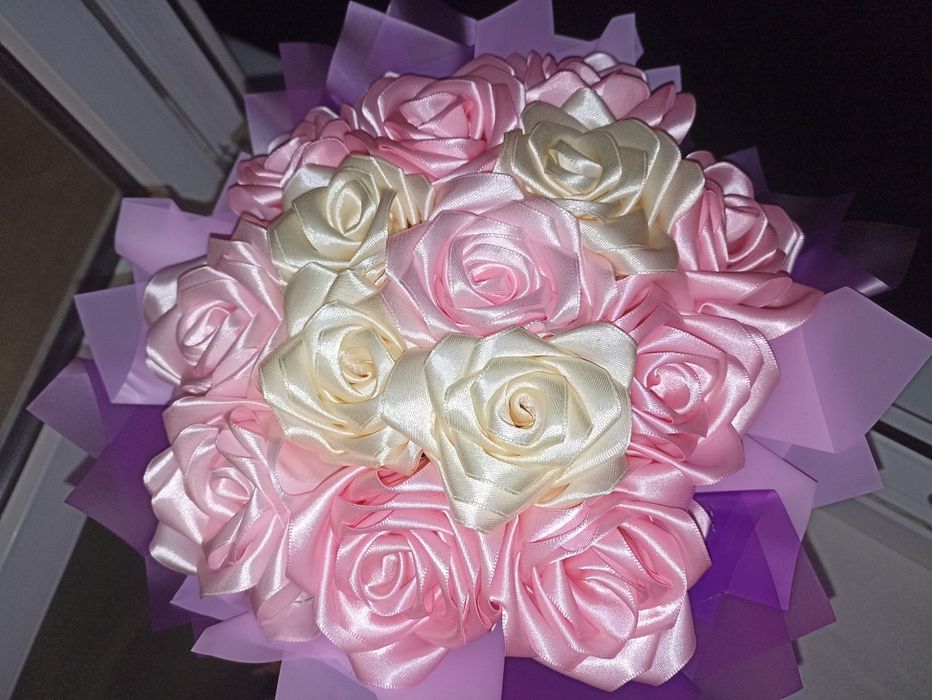 Букет з атласної стрічки