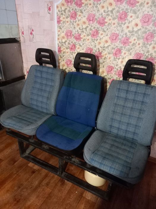 Продам сидіння до мікроавтобуса в гарному стані.