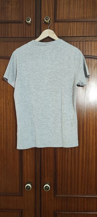 Camisola (T-shirt) Guess Cinzenta