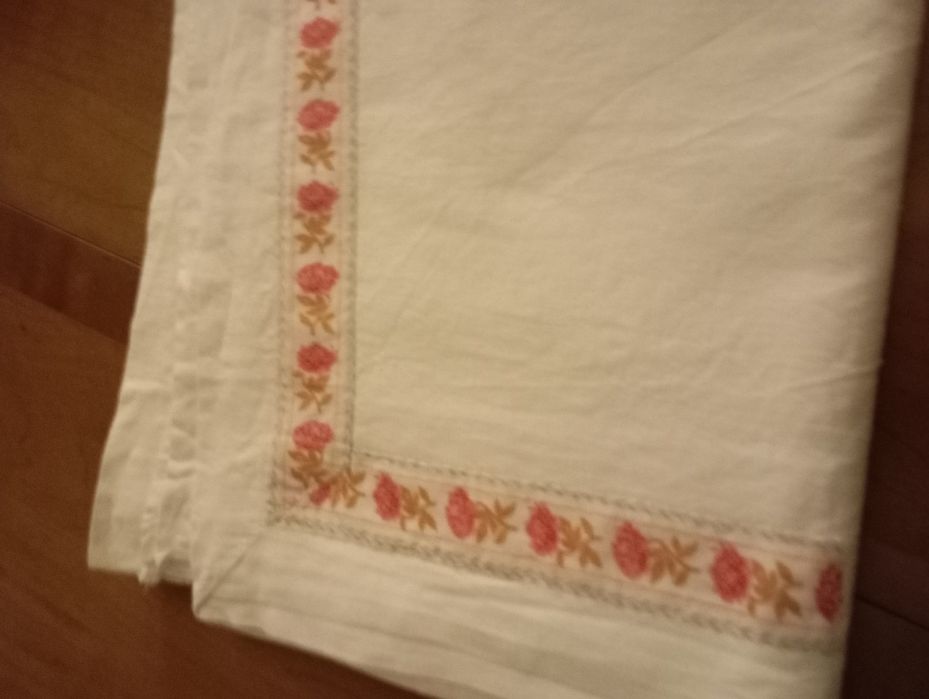Lençol antigo de 1,55 x1,90cm