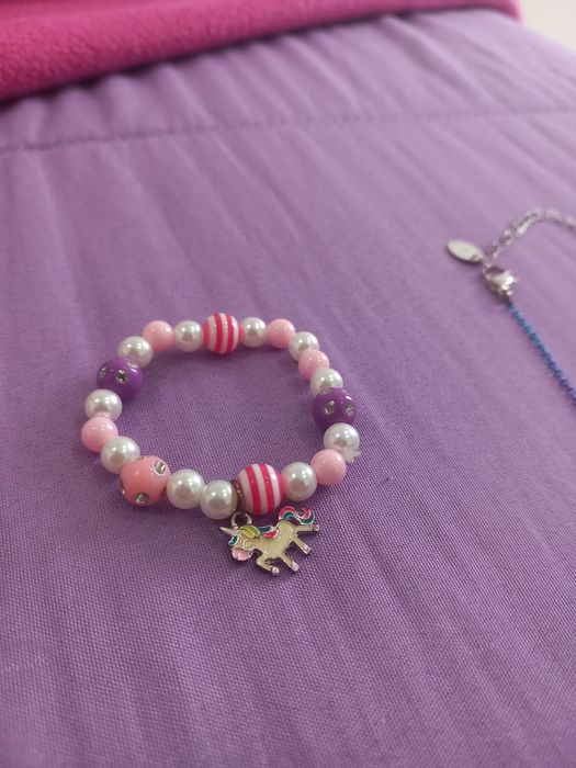 Pulseira e colar para criança