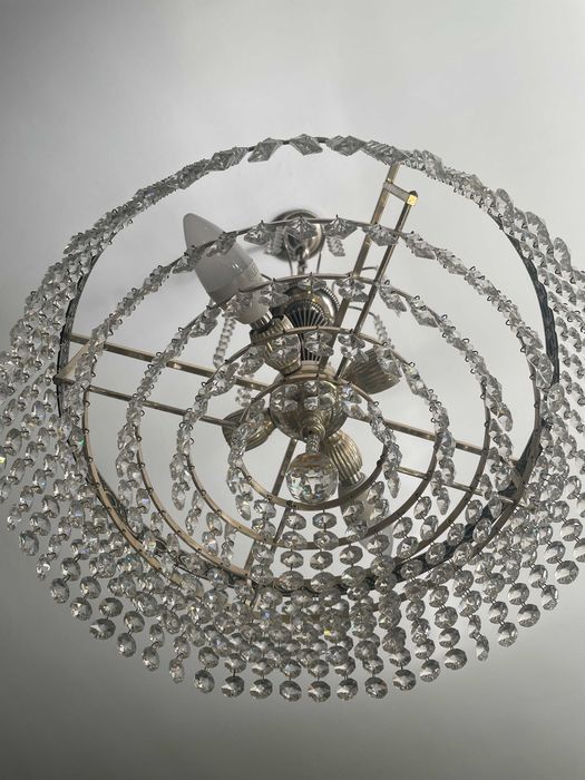 Candeeiro de Cristais – Estilo Clássico – Iluminação Decorativa