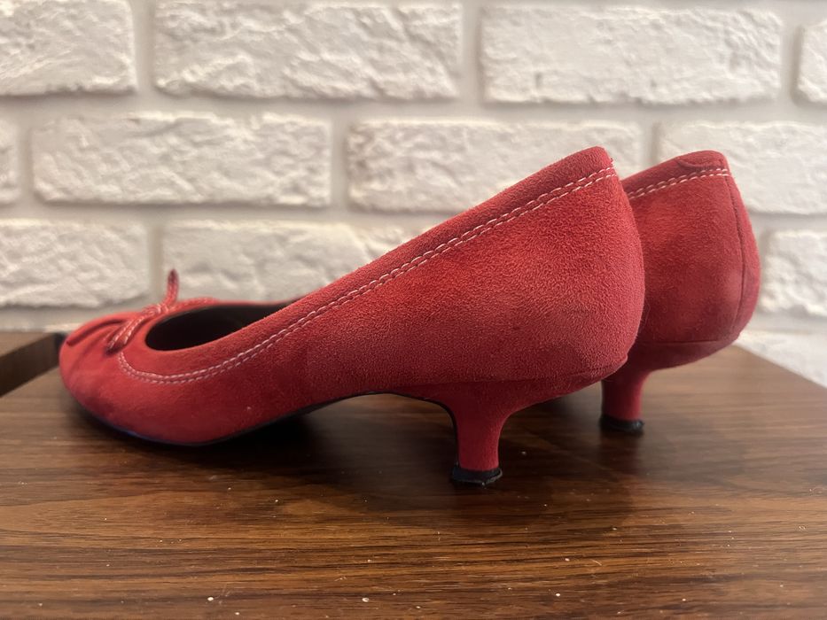 Туфли натуральна замша 37,00 Kitten heel