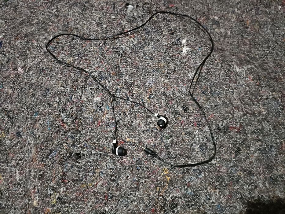 Наушники проводные