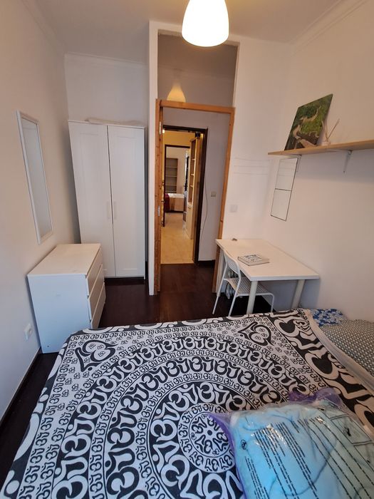 Quartos para ESTUDANTE + terraços na GRAÇA, Centro LISBOA. Pede CAUÇÃO.